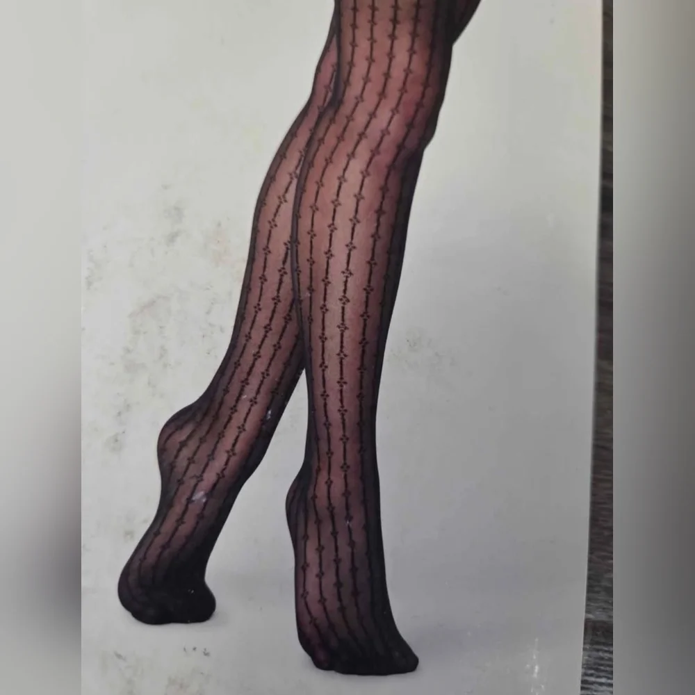 Women's black vertical pattern lace trim thigh-highs size M/L NEW